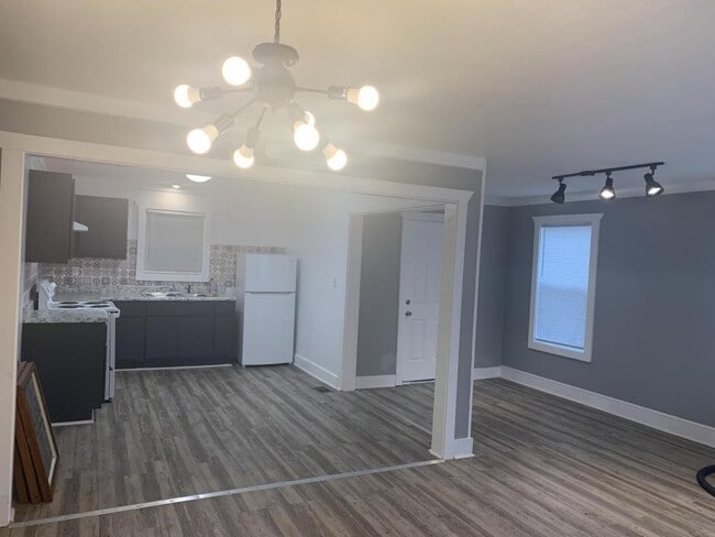 Building Photo - 203 E. Nettleton Ave, Apt. A
