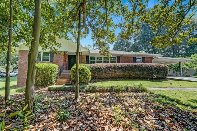 Building Photo - 2127 Desmond Dr