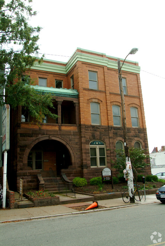 Primary Photo - Brownstone Apartments