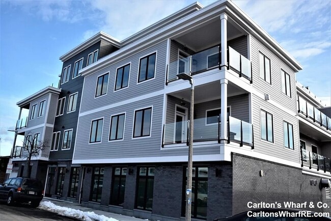 Building Photo - 933 E 2nd St