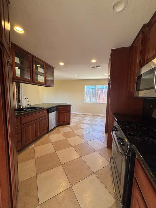 Cocina - 9503 Medina Dr
