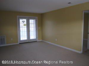 Building Photo - 98 Beachway Ave