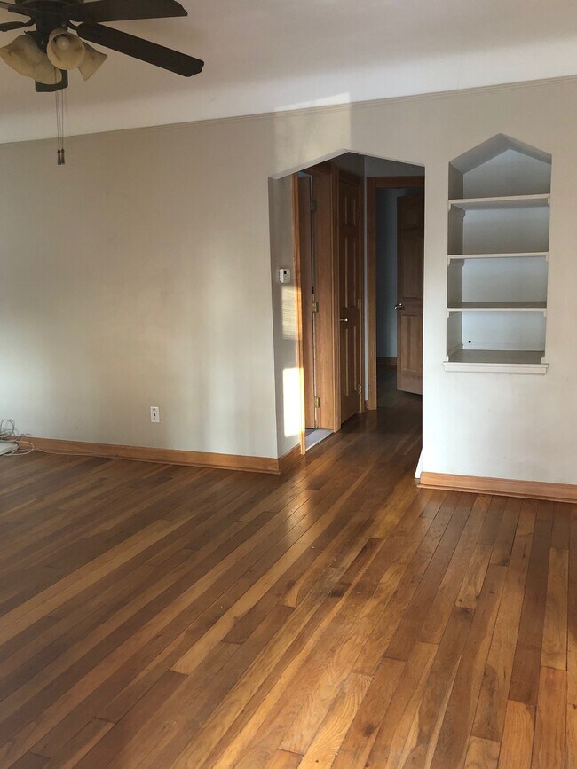 Main living room - 18508 Garfield