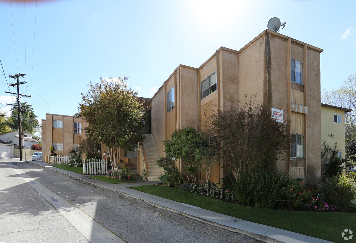 Primary Photo - 4180 Inglewood Blvd