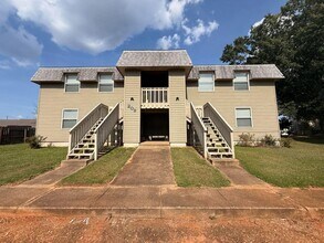 Building Photo - 209 Glenwood Ln
