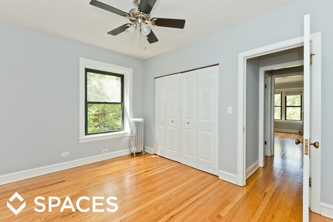 Building Photo - 1154 W Lill Ave