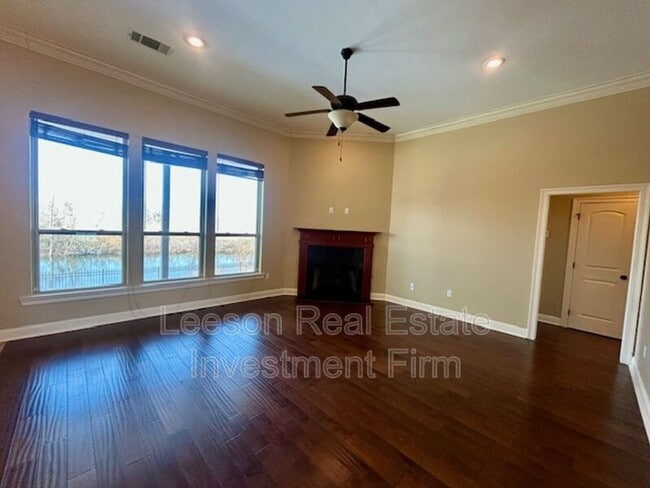 Building Photo - 2912 Paradise Dr