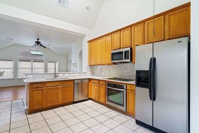 Building Photo - 31 Troon Dr