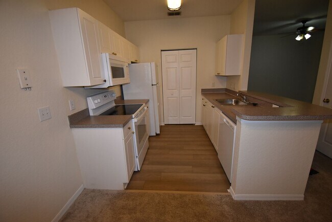 Foto del edificio - 850 Grand Regency Pointe