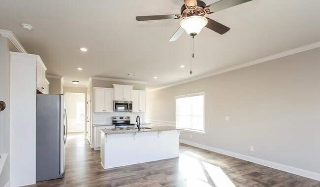 Foto del edificio - 4415 Highland Gate Pkwy