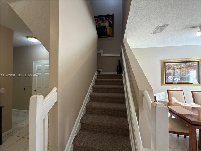 Foto del edificio - 1651 Hawthorne Pl