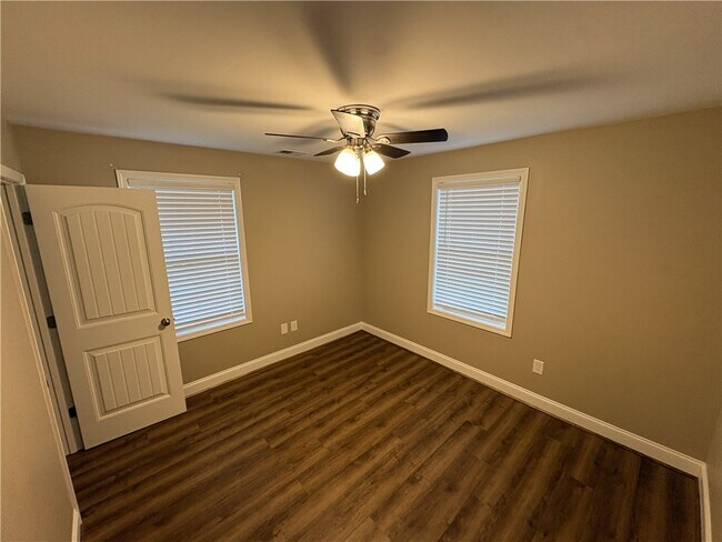 Foto del edificio - 3 Dixie Ave