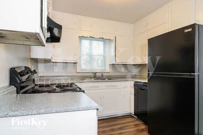 Foto del edificio - 839 Blossom St SW