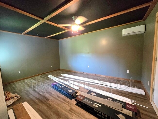 Building Photo - 807 Blue Springs Dr