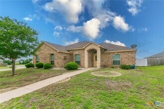 Building Photo - 1200 Vanguard Ln