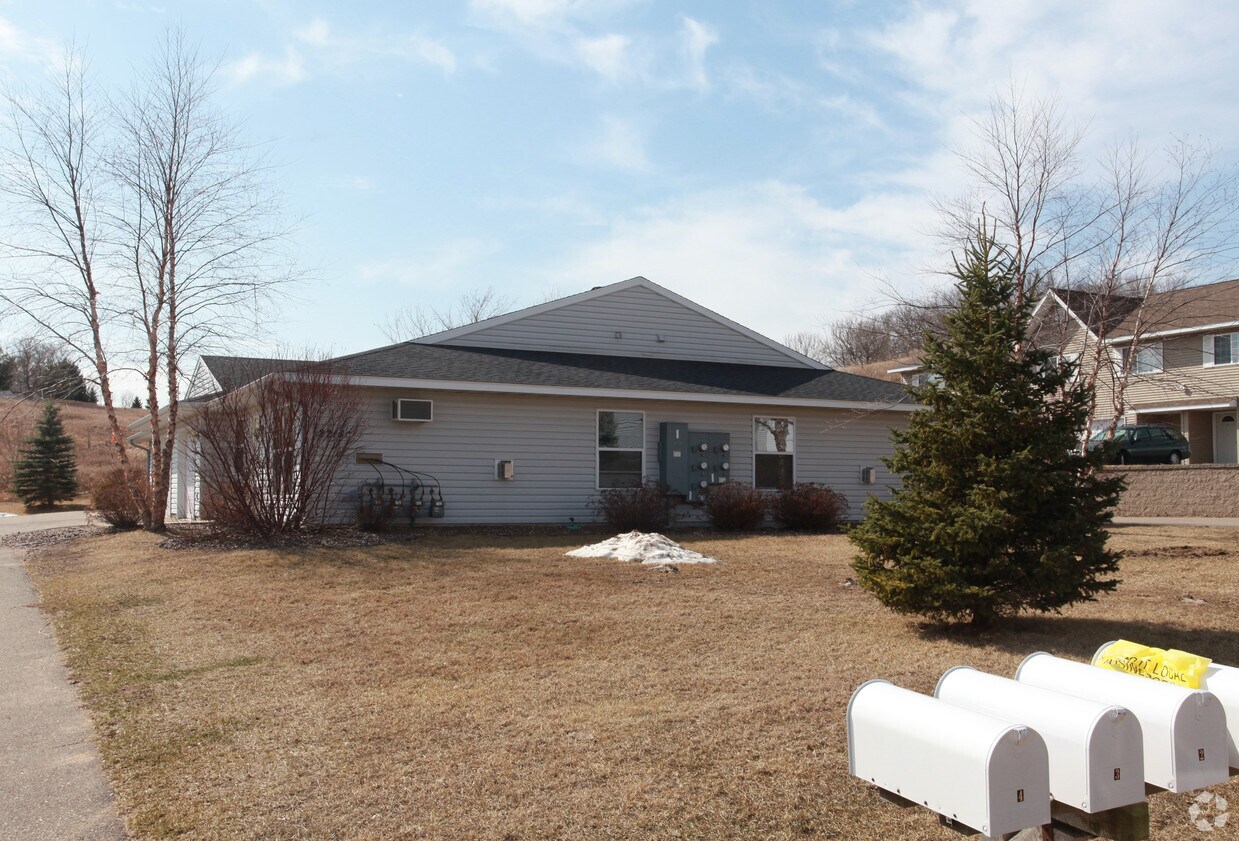 23042324 11th Ave, Menomonie, WI 54751 Apartments in Menomonie, WI