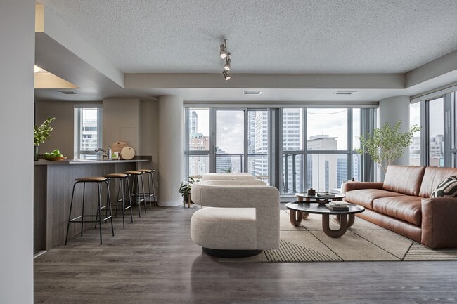 Building Photo - Motion