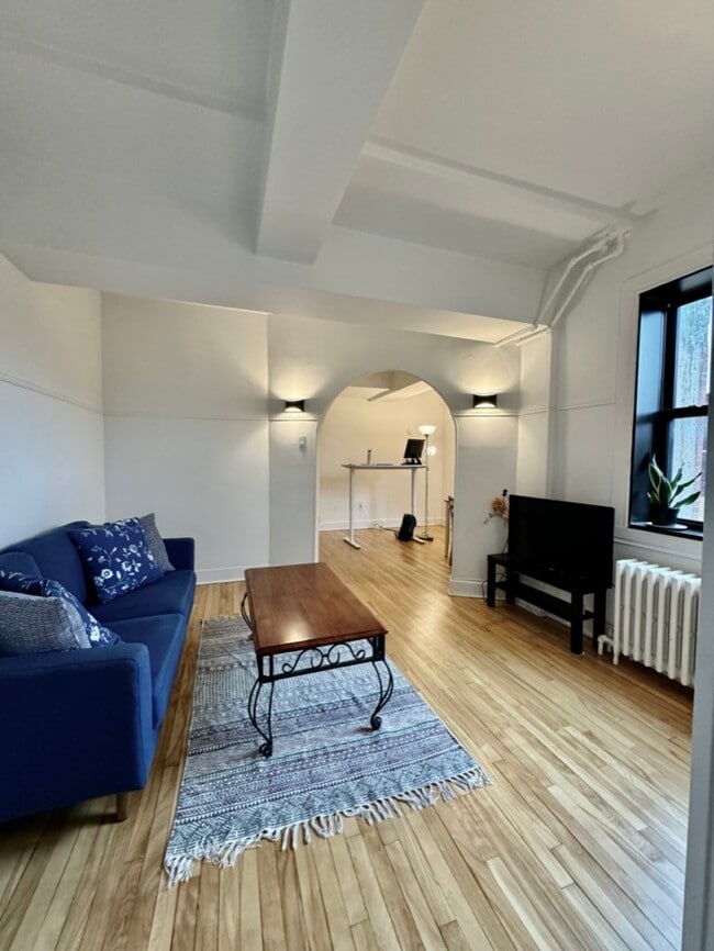 Photo du bâtiment - 1221 Rue Rachel E