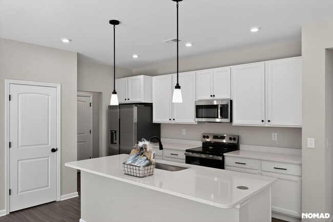 Building Photo - 102 alpine ct