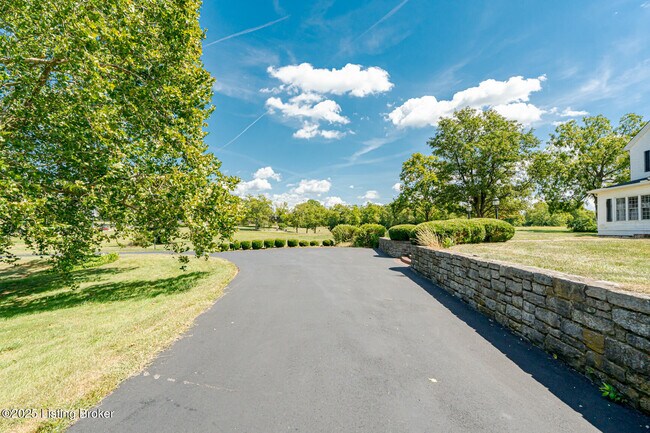 Foto del edificio - 3976 Shelbyville Rd