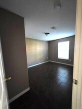 Building Photo - 1720 Roxella St