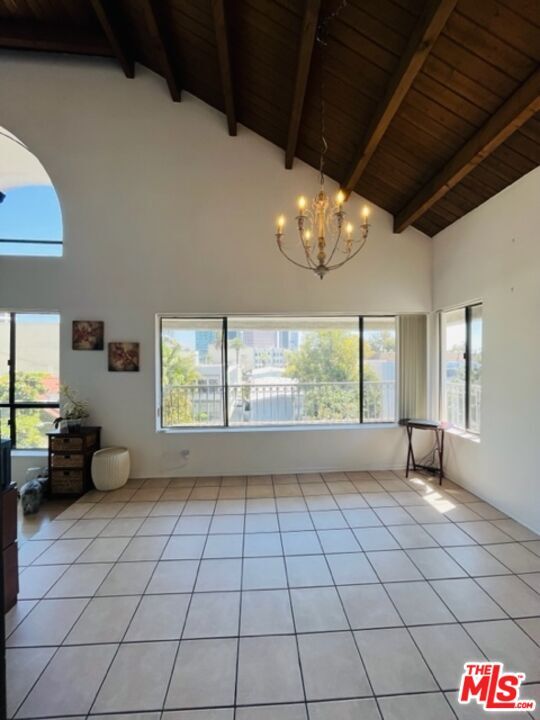 Foto del edificio - 221 S Gale Dr