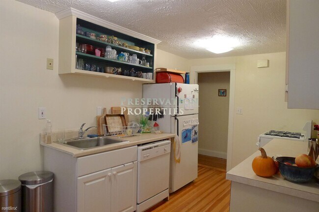 Building Photo - 3 br, 1 bath House - 54 Grove Hill Park