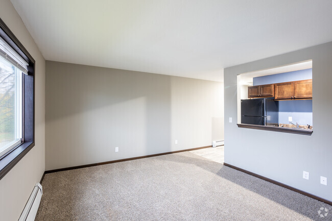 1BR, 1BA - 636SF, Living Room - Shamrock Apartments