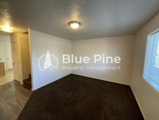 Building Photo - 345 S Byron Ave
