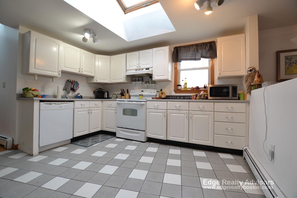 Photo - 66 Brooks St. Unit 3