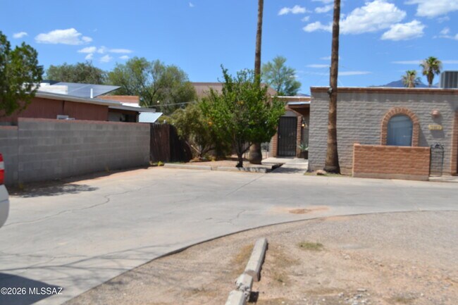 Foto del edificio - 3865 E Glenn St