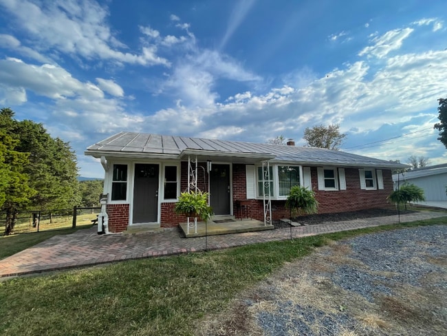 907 Copp Rd