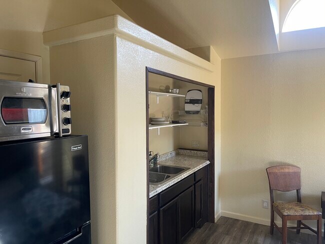 Building Photo - 920 Capitola Ave