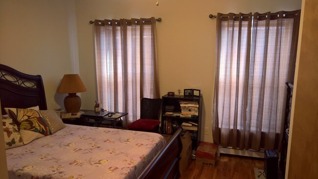 Dormitorio - 159 E 121st St
