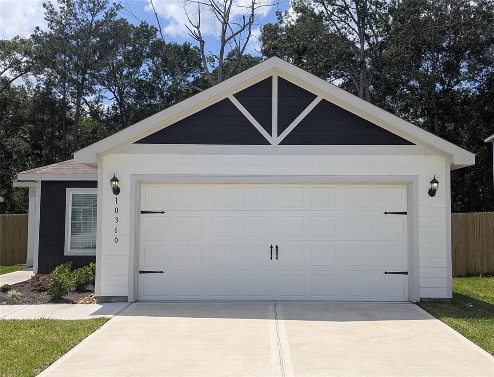 Primary Photo - 10360 Sweetwater Creek Dr