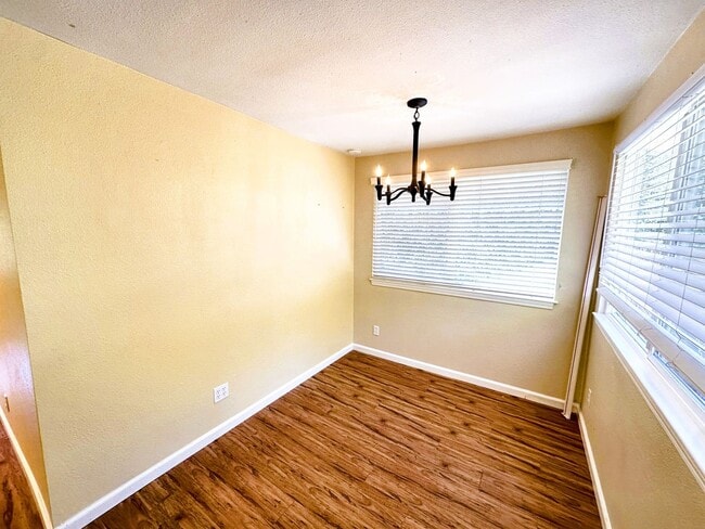 Foto del edificio - 17353 Park Ave