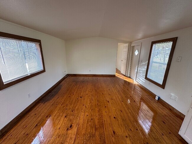 Foto del edificio - 85 Young Rd