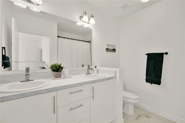 Foto del edificio - 359 NW 12th Ave