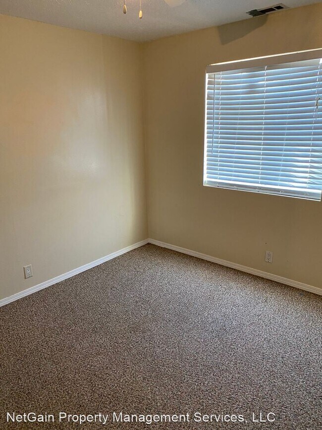 Building Photo - 3 br, 1 bath House - 67 N 300 W
