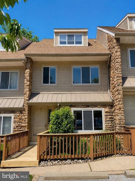 Building Photo - 326 Brigade Ct