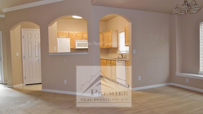 Building Photo - 7085 Ash Creek Heights