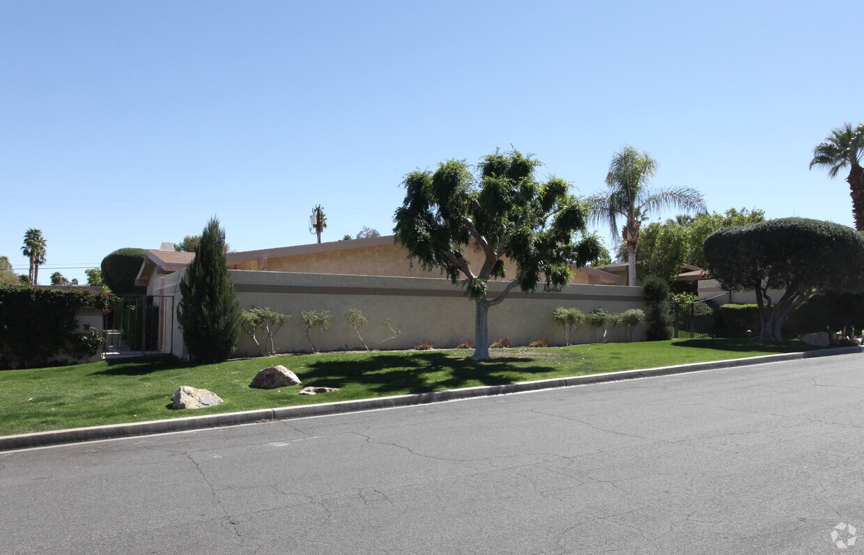 Foto del edificio - 45950 Ocotillo Dr