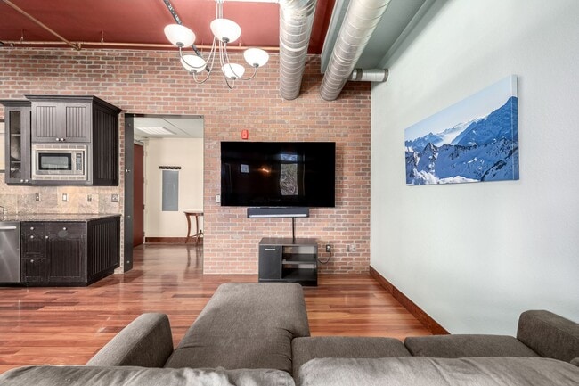 Building Photo - Luxury Furnished Old Town Condo – Modern Elegance in the Heart of Fort Collins