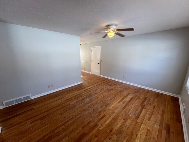 Foto del edificio - 9305 E 69th St