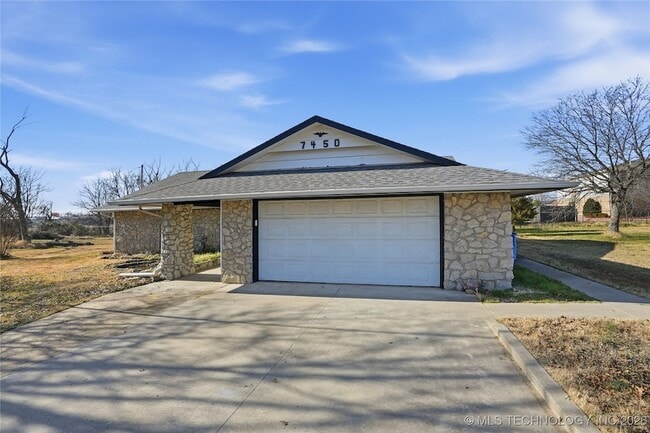 Building Photo - 7450 N 117th E Ave