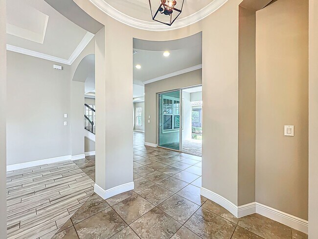 Foto del edificio - 9421 Dugard Ct