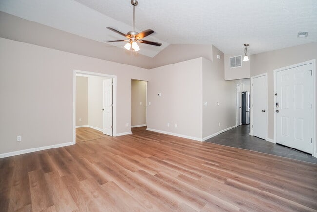 Building Photo - 2625 Northwold Rd