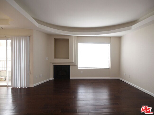 Foto del edificio - 10627 Moorpark St