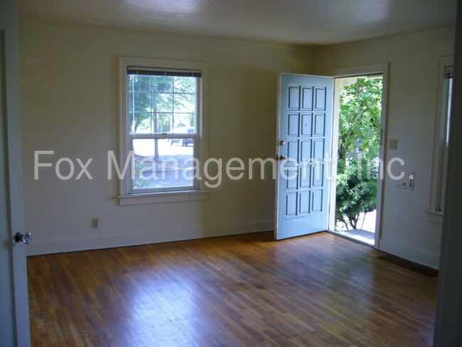 Building Photo - 1802 SE Clinton St
