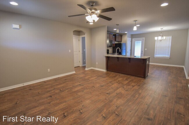 Foto del edificio - 3 br, 2 bath House - 800 Madison Drive